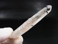 画像1: 内モンゴル産アイアンローズ付きピンク水晶（レーザー型） 12.3g