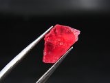 ジェム品質：ブラジル産ヴィヴィッドレッドロードナイト結晶 3.9カラット