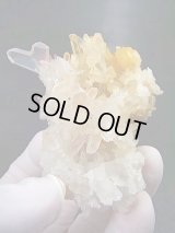 メキシコ産日本式双晶水晶クラスター（V字型/ハート型） 92.9g