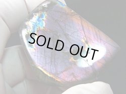 画像2: マダガスカル産ラブラドライト研磨原石（パープルピンク＆ブルー） 78.7g