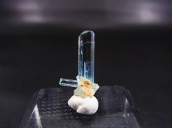 画像2: ジェムグレード宝石需要品質：ベトナム産アクアマリン柱状結晶原石（連晶） 1.1カラット