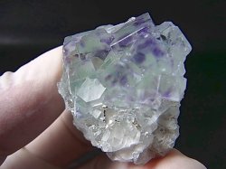 画像1: ヤオガンシャン産トリカラーフローライト原石 28.9g