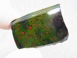 画像1: 飯盛ラボストーン（IL-stone）「レアカラー：ブラッドストーン（紅葉石）」ガラス原石 72.6カラット