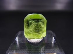 画像1: ジュエリー品質：パキスタン・ナダール産ペリドット原石 8.4カラット