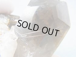 画像2: ノルウェー産コッパールチル入りスモーキー水晶原石（連晶） 106.5g