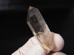 画像2: スウェーデン・イェムトランド産ウォータークリア水晶ポイント 9.5g