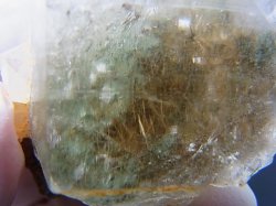 画像2: インド・マニハール産クリア水晶（ゴールドルチル＆クローライト入り） 44.7g