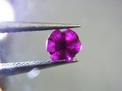 画像2: ミャンマーモゴック産トラピチェルビー結晶原石（研磨面あり） 0.5カラット