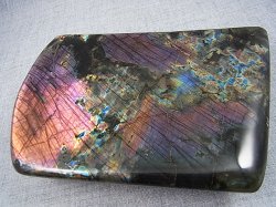 画像2: キャビネットサイズ：マダガスカル産ラブラドライト研磨原石（パープルピンク＆ブルーマトリクス） 1,997g