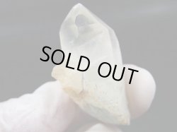 画像1: マダガスカル産フックサイトイン水晶ポイント（グリーンファントム） 17.5g