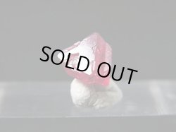 画像2: ミャンマー・モゴック産宝石質レッドスピネル結晶（双晶） 1.8カラット