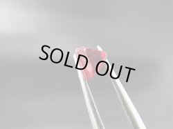 画像1: ミャンマー・モゴック産宝石質レッドスピネル結晶（双晶） 0.6カラット