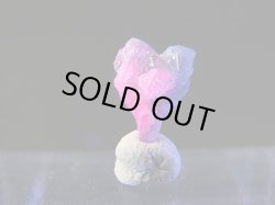 画像2: ベトナムLuc Yen産コバルトスピネル原石結晶（蛍光/カラーチェンジ） 2.1カラット