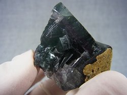 画像1: ナイジェリア産強蛍光フローライト原石 58.4g