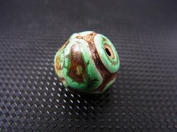 画像1: ヴィンテージ：「雪域天珠：老緑色亀甲」西蔵（チベット）天珠 直径約15×13mm