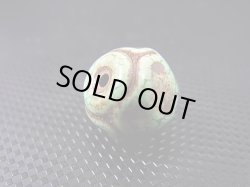 画像2: ヴィンテージ：「雪域天珠：老緑色亀甲」西蔵（チベット）天珠 直径約15×13mm