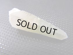 画像2: 山梨県水晶峠産トレモライト入り水晶ポイント 4.0g