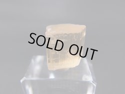 画像2: タンザニア産蛍光スキャポライト原石 13.4カラット