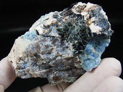 画像2: ベトナム・タインホア産アクアマリン/カオリナイト原石（マッシブ） 229.1g