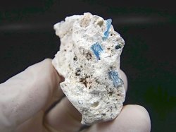 画像1: ベトナム・タインホア産宝石品質アクアマリン付きカオリナイト 30.5g