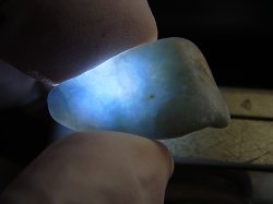 画像2: 糸魚川入りコン沢産青ひすい原石（透過性あり） 2.0g