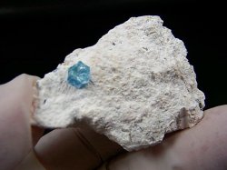 画像1: ベトナム・タインホア産宝石品質アクアマリン付きカオリナイト 19.8g