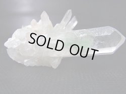 画像2: マダガスカル産フックサイトイン水晶クラスター（グリーンファントム） 52.9g