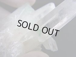 画像2: マダガスカル産フックサイトイン水晶クラスター（グリーンファントム） 30.6g