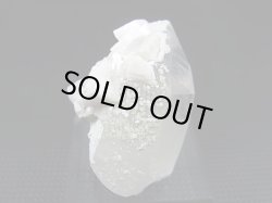 画像2: ノルウェー産アデュラリア（氷長石）付き水晶原石 31.6g