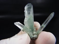 画像2: インド・マニハール産クリア水晶（連晶/クローライト入り） 8.5g