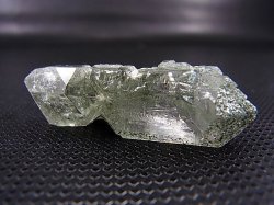 画像2: インド・マニハール産クリア水晶（インターフェレンス/クローライト入り） 10.2g