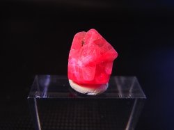 画像2: ベトナムLuc Yen産レッドスピネル結晶（△成長丘付き/双晶） 12.2カラット