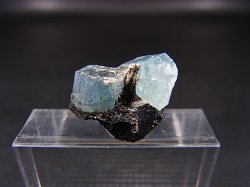 画像1: ベトナム産アクアマリン柱状結晶原石（連晶/ブラックトルマリン付き） 1.4g