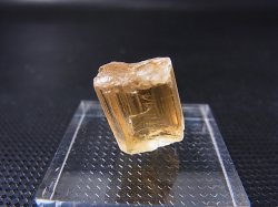 画像1: タンザニア産蛍光スキャポライト原石 15.4カラット