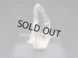 画像2: ノルウェー産アデュラリア（氷長石）付き水晶原石 6.4g