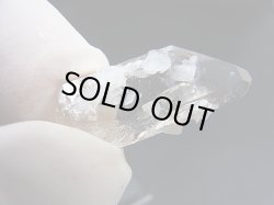 画像1: ノルウェー産アデュラリア（氷長石）付き水晶原石 4.1g