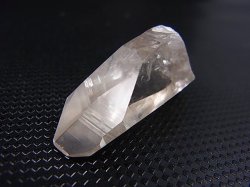 画像2: 山梨県乙女鉱山産ウォータークリア水晶ポイント 8.9g