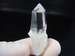 画像1: 山梨県乙女鉱山産ウォータークリア水晶ポイント 7.2g