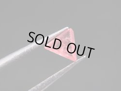 画像1: ベトナムLuc Yen産ストロベリーピンクスピネル結晶（双晶） 0.8カラット