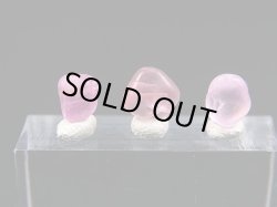 画像1: ベトナムLuc Yen産シルキーピンクサファイア原石（自然研磨） 3点セット トータル 3.2カラット