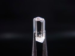 画像2: ミャンマー産フェナカイト柱状結晶原石 1.1カラット