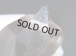 画像2: ベトナム・Bac Kan省産クリアスモーキー水晶ポイント（レコードキーパー付き） 178.7g