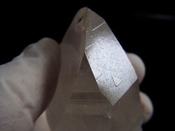 画像2: ベトナム・Bac Kan省産クリア水晶ポイント（レコードキーパー付き） 118.8g