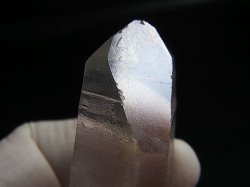 画像2: ベトナム・Bac Kan省産クリア水晶ポイント（レコードキーパー付き） 42.3g