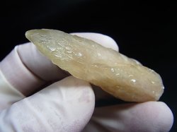 画像2: 貴州省産カルサイト原石（犬牙/赤蛍光） 19.4g