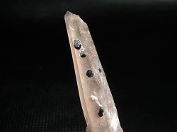 画像2: 内モンゴル産アイアンローズ付きピンク水晶（レーザー型） 9.0g