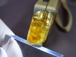 画像2: ネパール・ジャジャルコット産ドラバイトトルマリン柱状結晶原石（両錐/連晶） 10.8カラット
