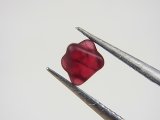 ミャンマー・モゴック産レッドスピネル双晶原石「ダビデの星」 0.7カラット