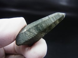 画像1: ガネーシュヒマール・リー産クローライト入りポイント水晶（テッシンハビット型） 5.6g