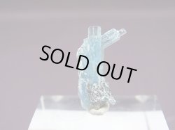 画像1: ベトナム産アクアマリン柱状結晶原石（連晶） 4.6カラット